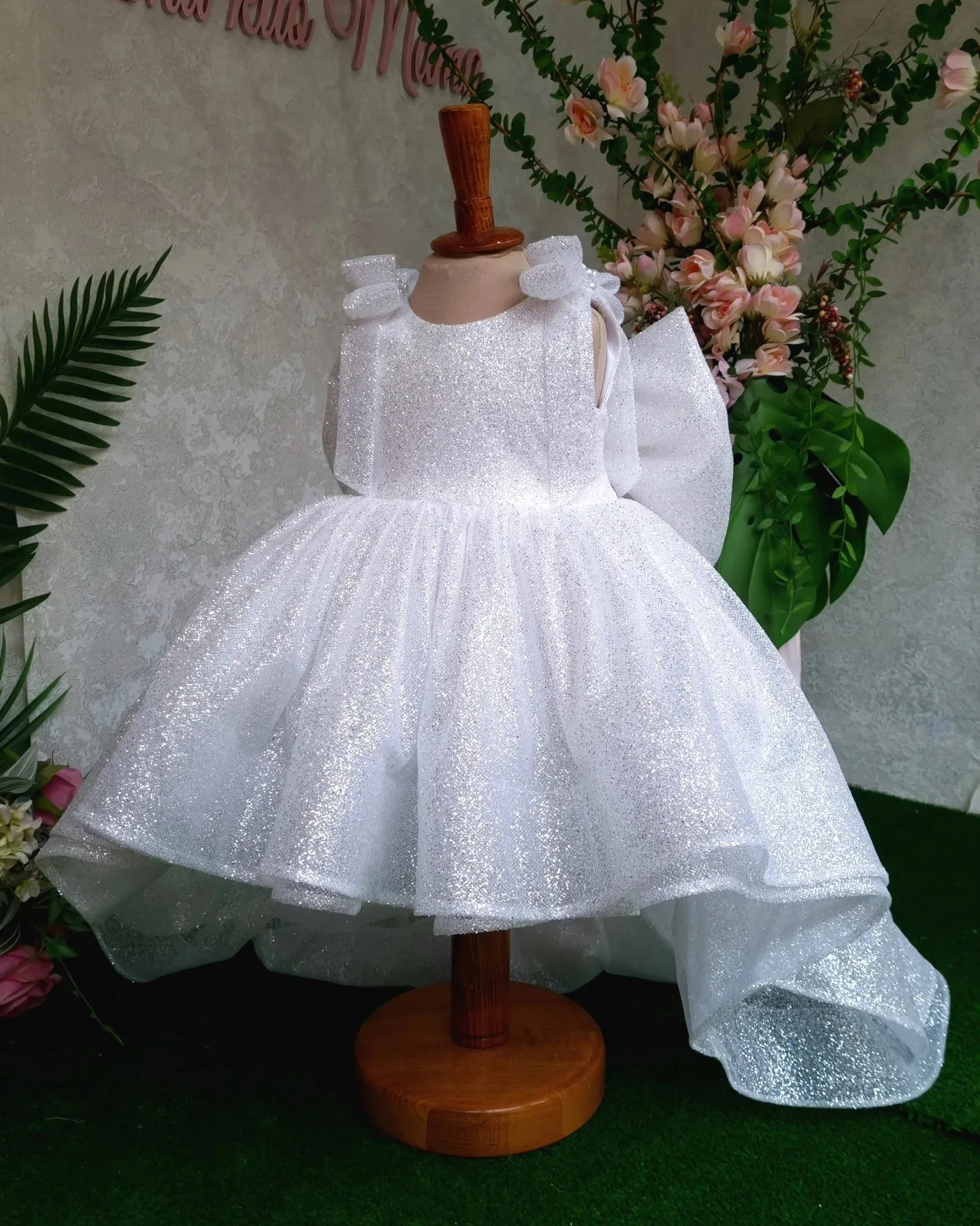 Customized Luxury Flower Girl  – Luxury Lifestyle Photography Bewertung und Preis